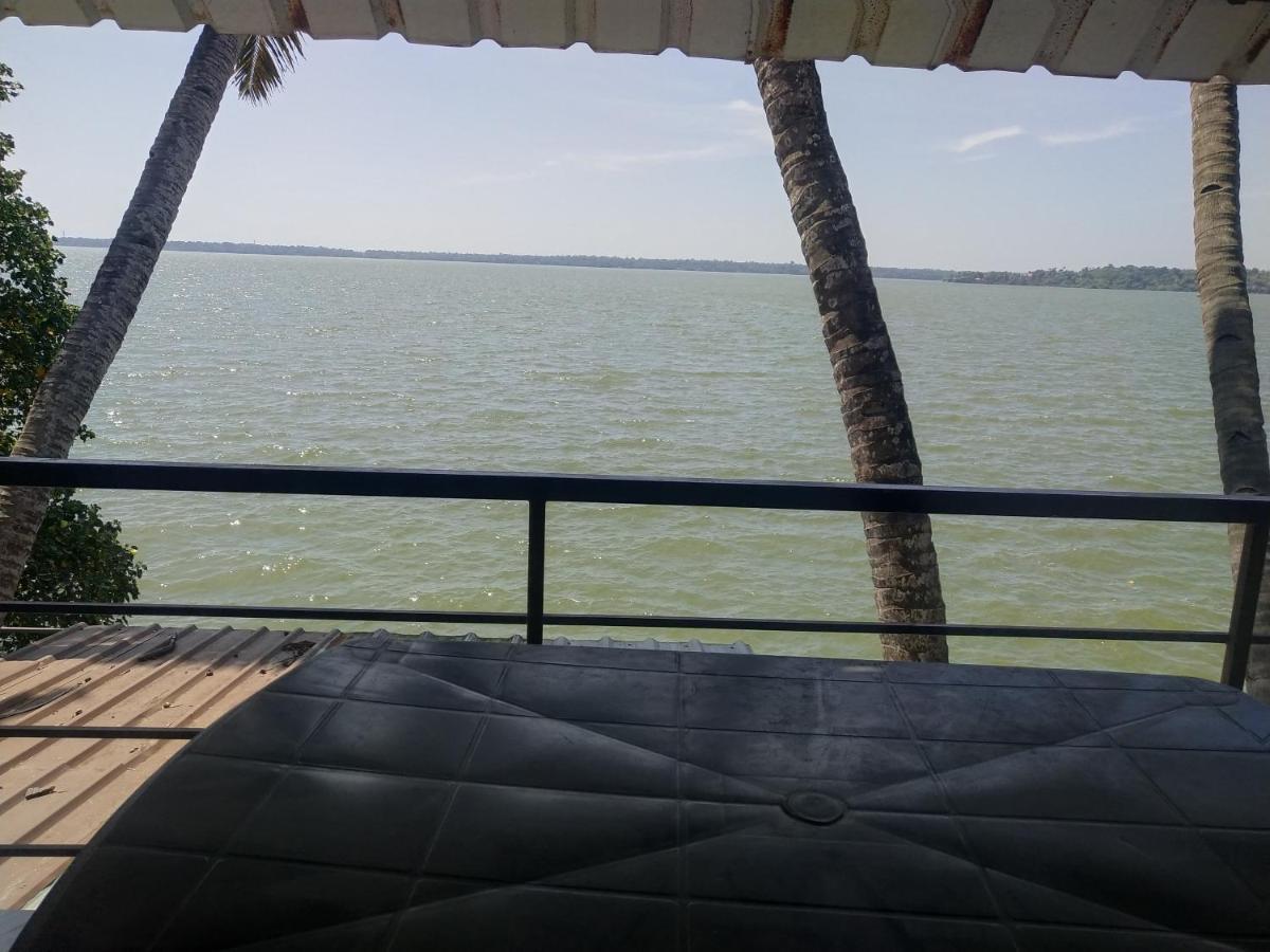 Santa Maria Hostel Munroe Island Mundrothuruth Luaran gambar