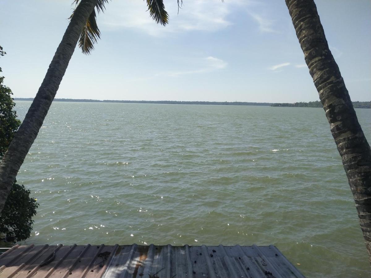 Santa Maria Hostel Munroe Island Mundrothuruth Luaran gambar