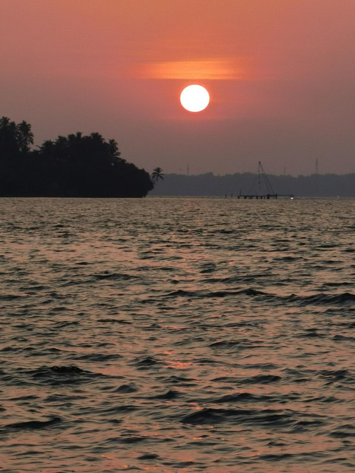 Santa Maria Hostel Munroe Island Mundrothuruth Luaran gambar